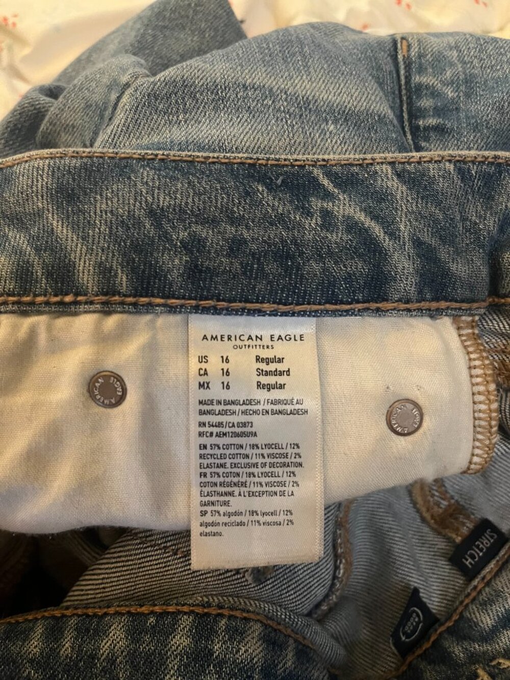 American Eagle Curvy Super High Waisted Baggy Wide Leg Cargo Denim Jeans - Picture 7 of 10